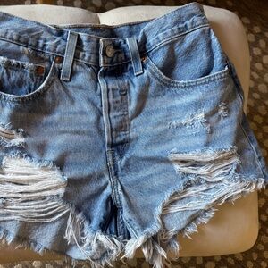 Levi’s 501 Distressed Cutoff Denim Shorts Frayed Raw Hem High Rise W26
